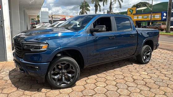 RAM 1500 5.7 V8 GASOLINA LIMITED NIGHT EDITION CD 4X4 AUTOMÁTICO